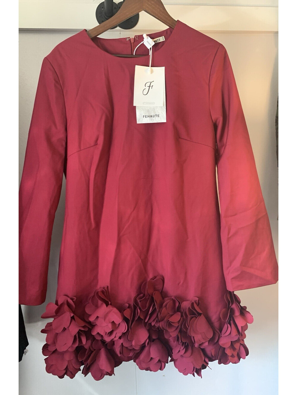 Fehaute Womens Mini With Floral 3D Appliqués Lined  Red Size US10 Nwt